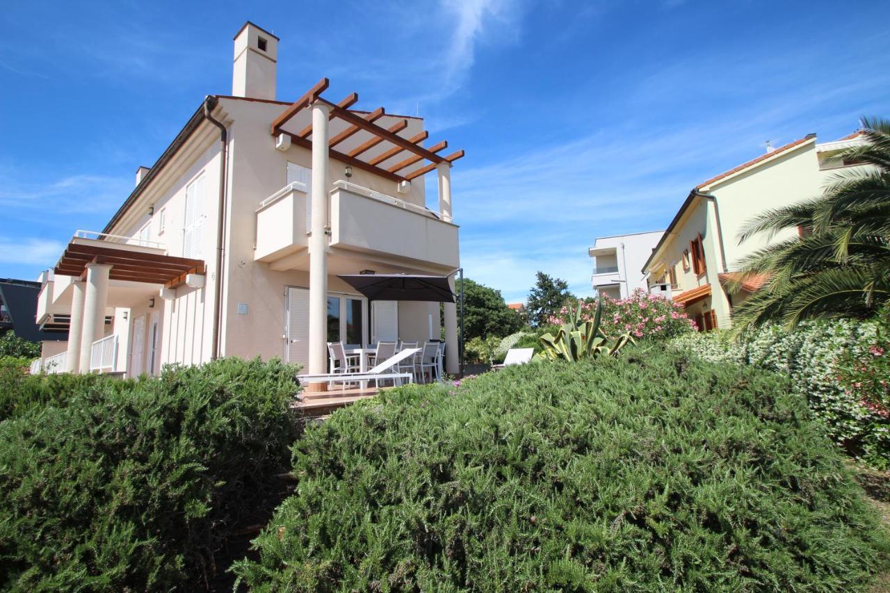 Four Bedroom Beach House Amaya Medulin Exterior photo